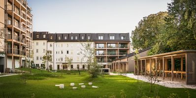 Bauherr:in: Katharina und Nikolaus Richter-Wallmann
Architektur: LP architektur ZT GmbH / Dietrich Untertrifaller Architekten ZT GmbH
Freiraumplanung: Karin Standler Landschaftsarchitektur
Tragwerksplanung: ConLignum ZT GmbH